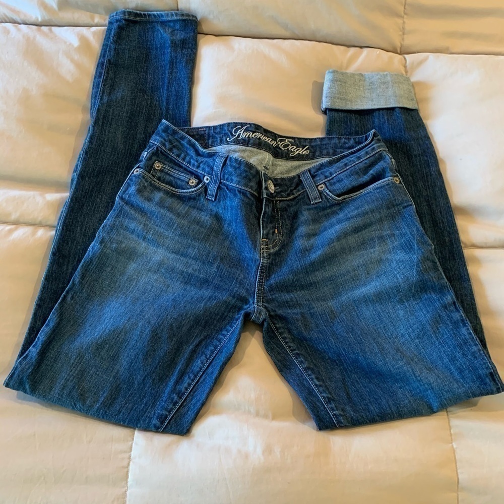 American Eagle Jean. Straight Leg. Size 4 Reg.